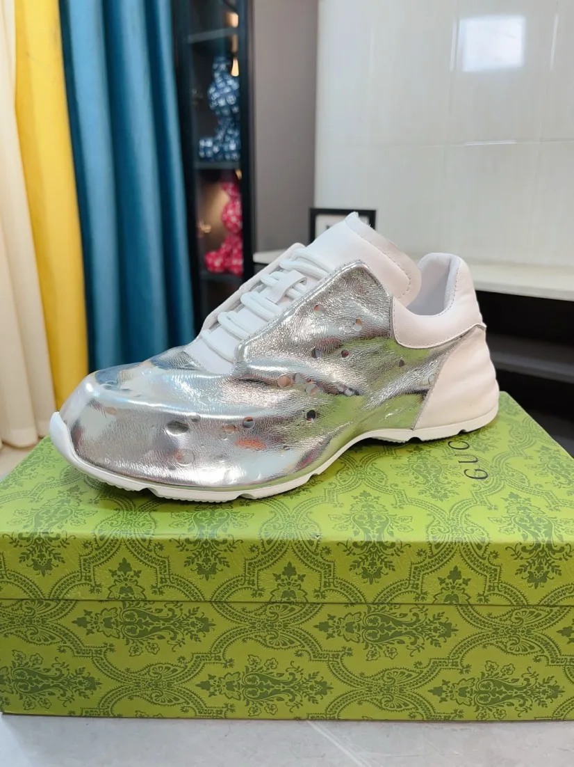 Men's shoes 💰560🌹🌹【GUCCI】pop-up casual sneakers with daddy outsole, breathable and comfortable, easy to walk, versatile style for trendy men, upper with cowhide edge and rhinestone design on the outsole➕genuine leather lining➕Gucci's popular original outsole, sports and running style, super comfortable. Code number 38-44